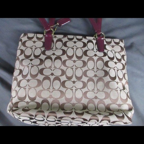 Coach Signature Stripe Tote F28504 - Picture 2 of 6
